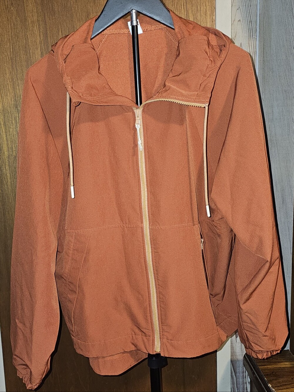 Old Navy Women's Hooded Zip Rain Jacket in Rust Orange